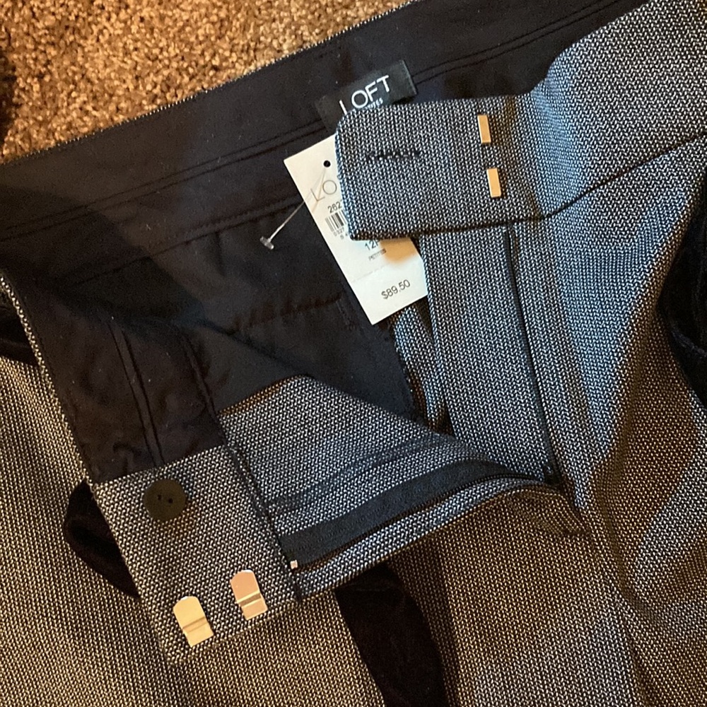 LOFT. SHARP LOOKING BLACK/WHITE PETITE “JULIE” PANTS WITH VELVET TIE! Size 12 P - Picture 6 of 8